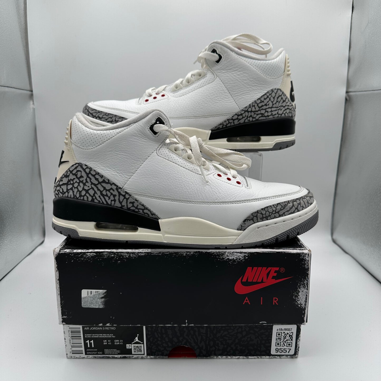 Jordan 3 White Cement *pre-owned* (SIZE 11)