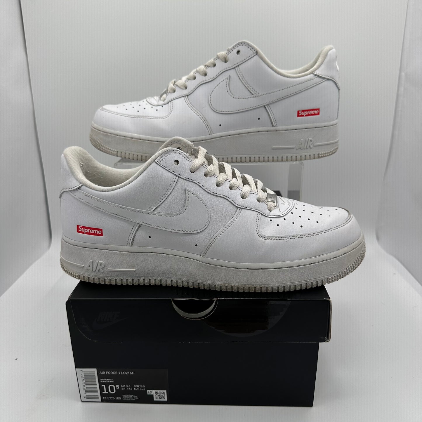 Nike Supreme Air Force One Low White *pre-owned* (Size 10.5)