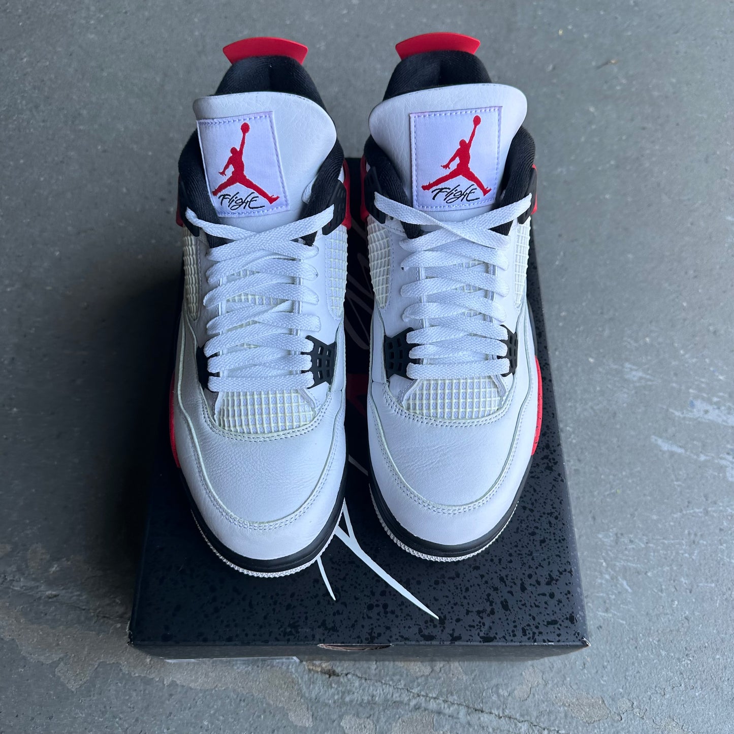 Jordan 4 Retro Red Cement *pre-owned* (SIZE 10)