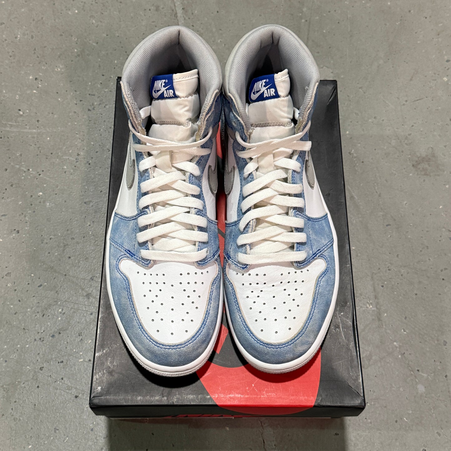 Jordan 1 High Retro Hyper Royal *pre-owned* (SIZE 10)