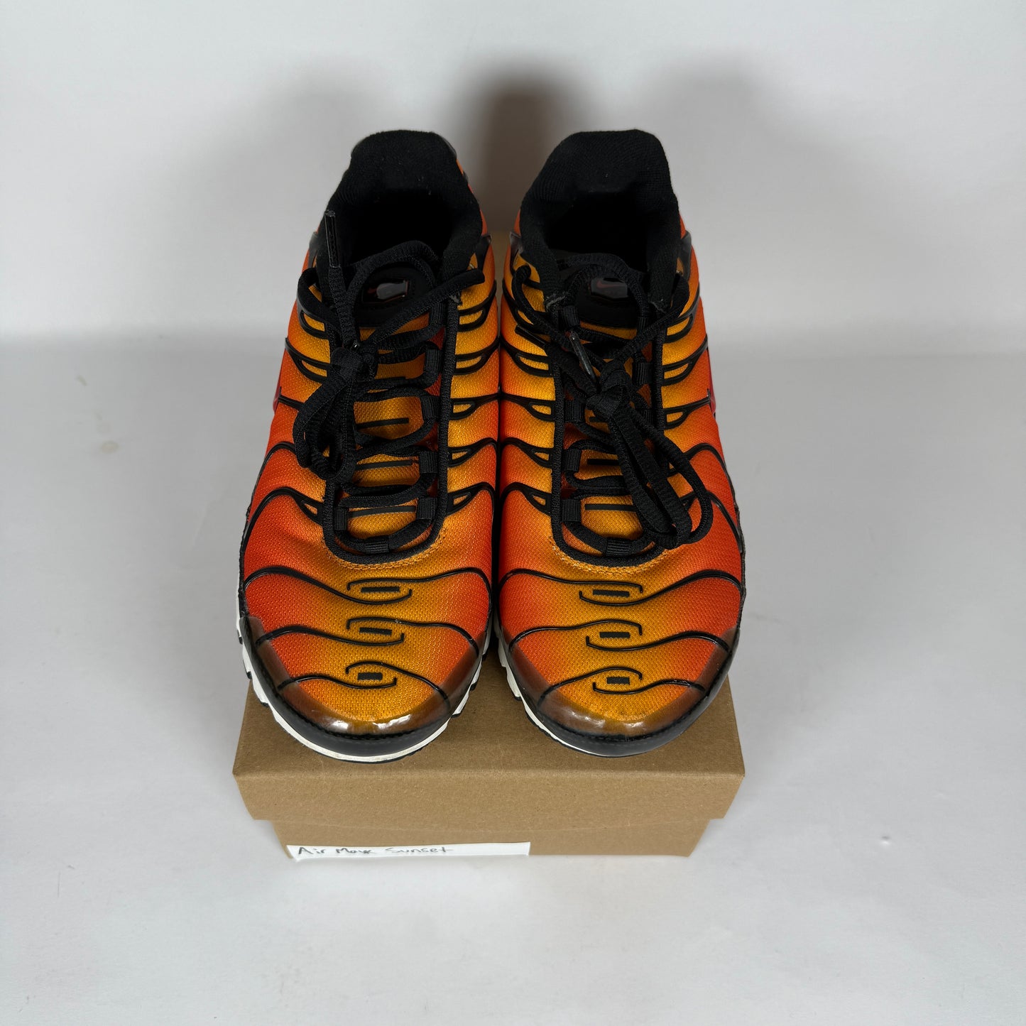 Nike Air Max Plus Sunset (2018) (pre-owned) (SIZE 7Y)