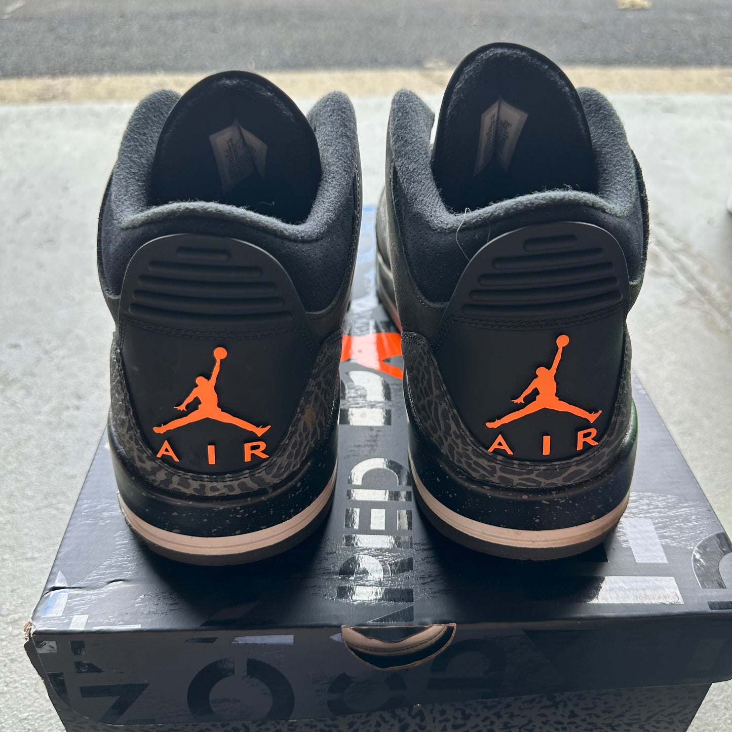 Jordan 3 Retro Fear Pack (2023) *pre-owned* (SIZE 13)