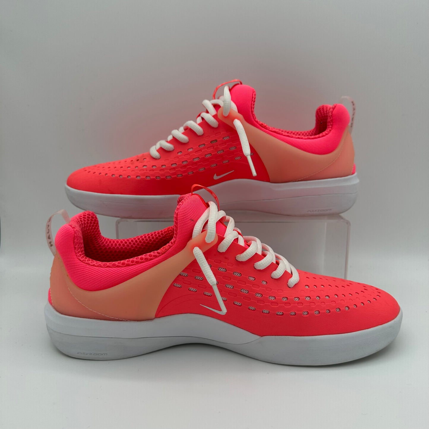 Nike SB Zoom Nyjah 3 Hot Punch *pre-owned* (SIZE 10)