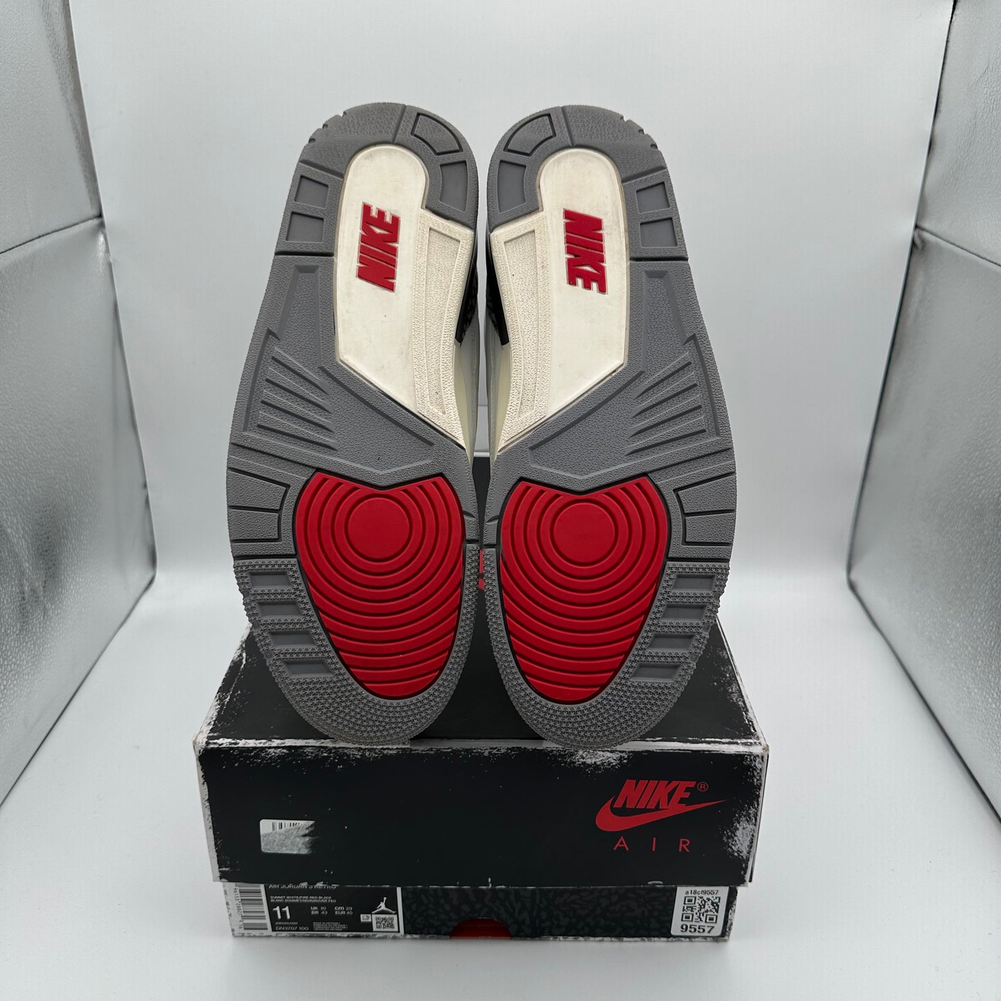 Jordan 3 White Cement *pre-owned* (SIZE 11)