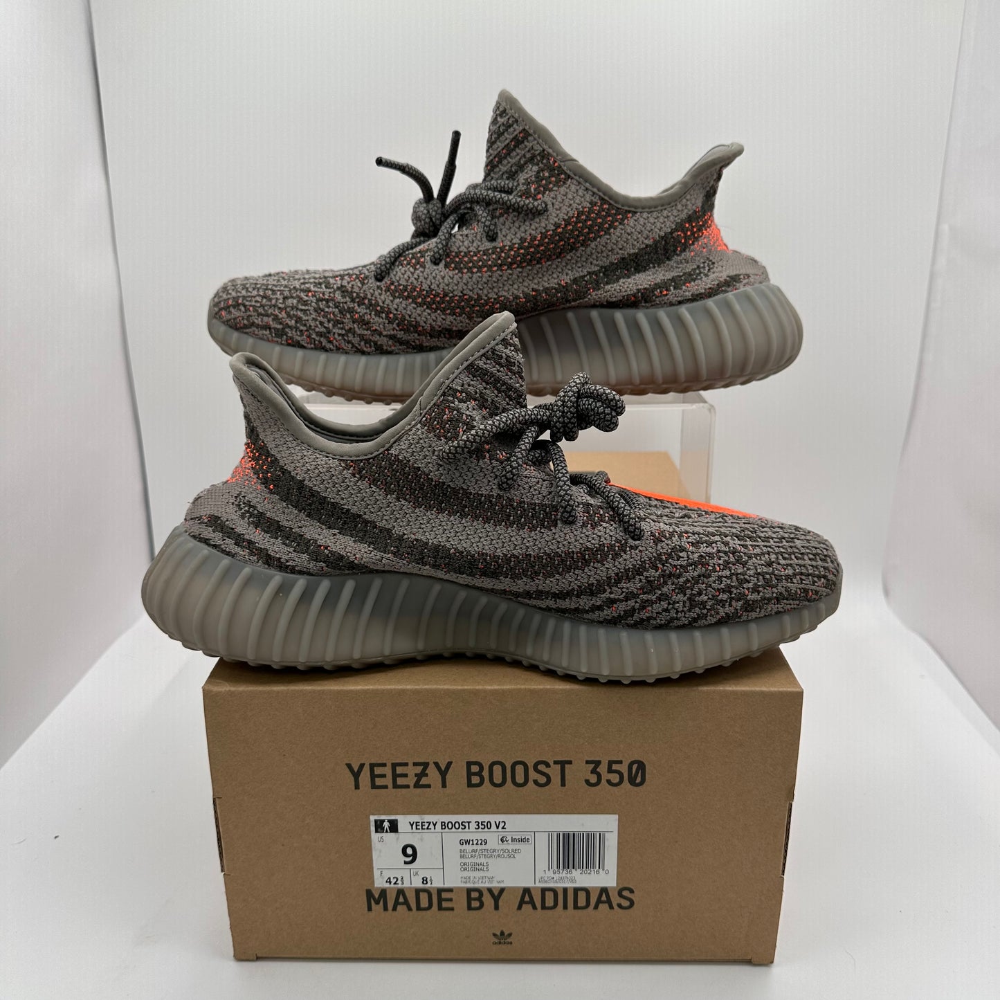 adidas Yeezy Boost 350 V2 Beluga *pre-owned* (SIZE 9)