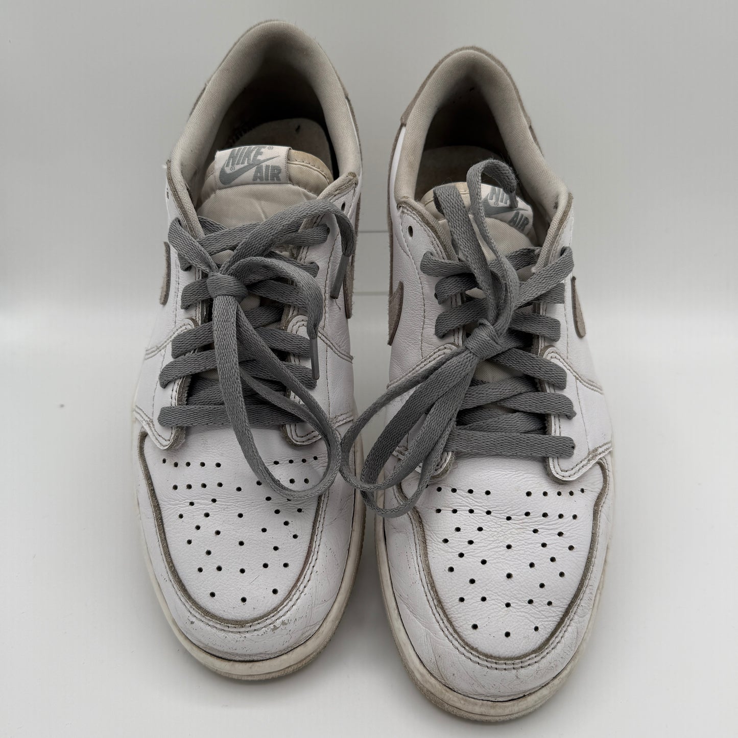 Jordan 1 Retro Low OG Neutral Grey *pre-owned* (SIZE 11)