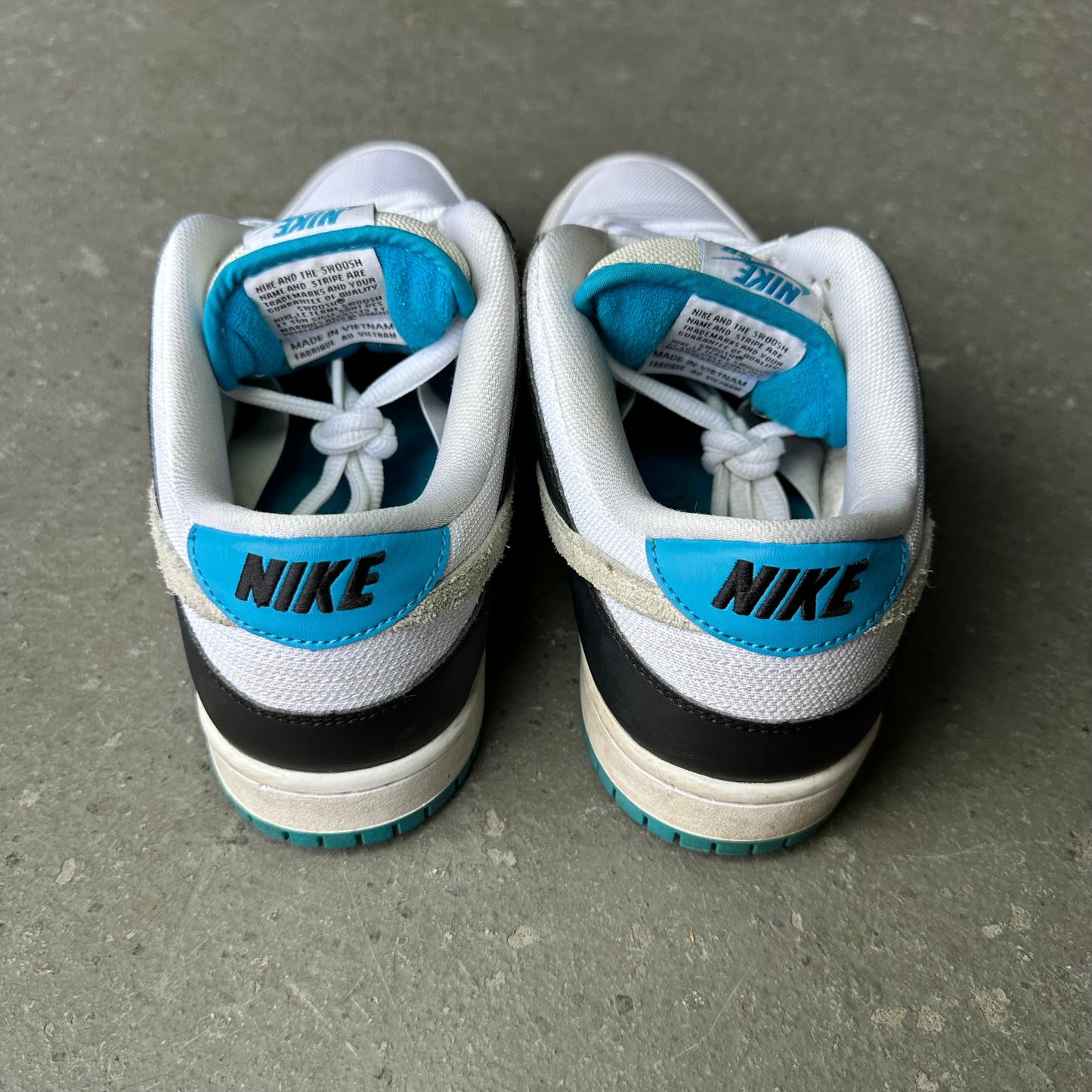 Nike SB Dunk Low Laser Blue *pre-owned* (SIZE 10)