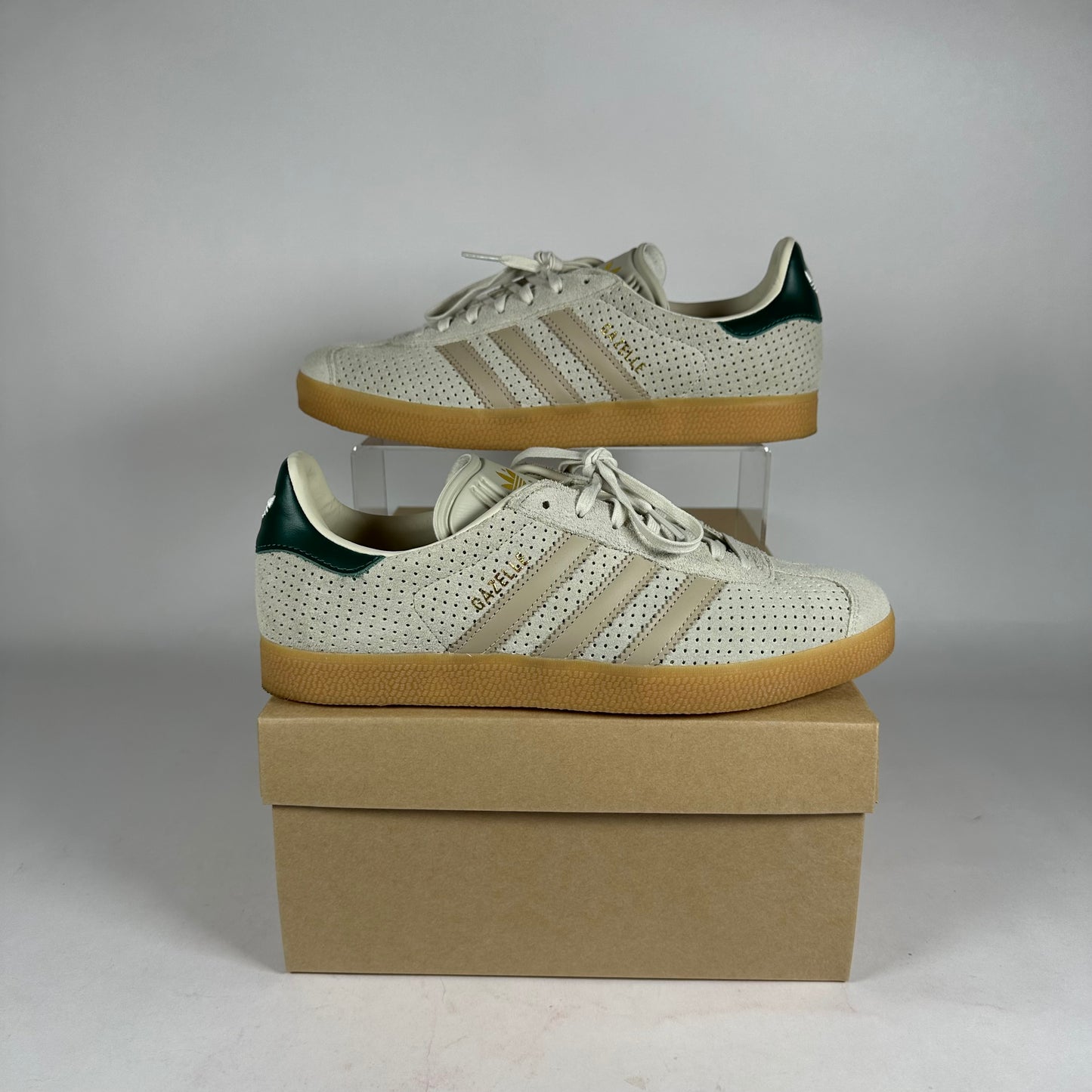 adidas Gazelle Aluminium Wonder Beige Collegiate Green *pre-owned* size 9