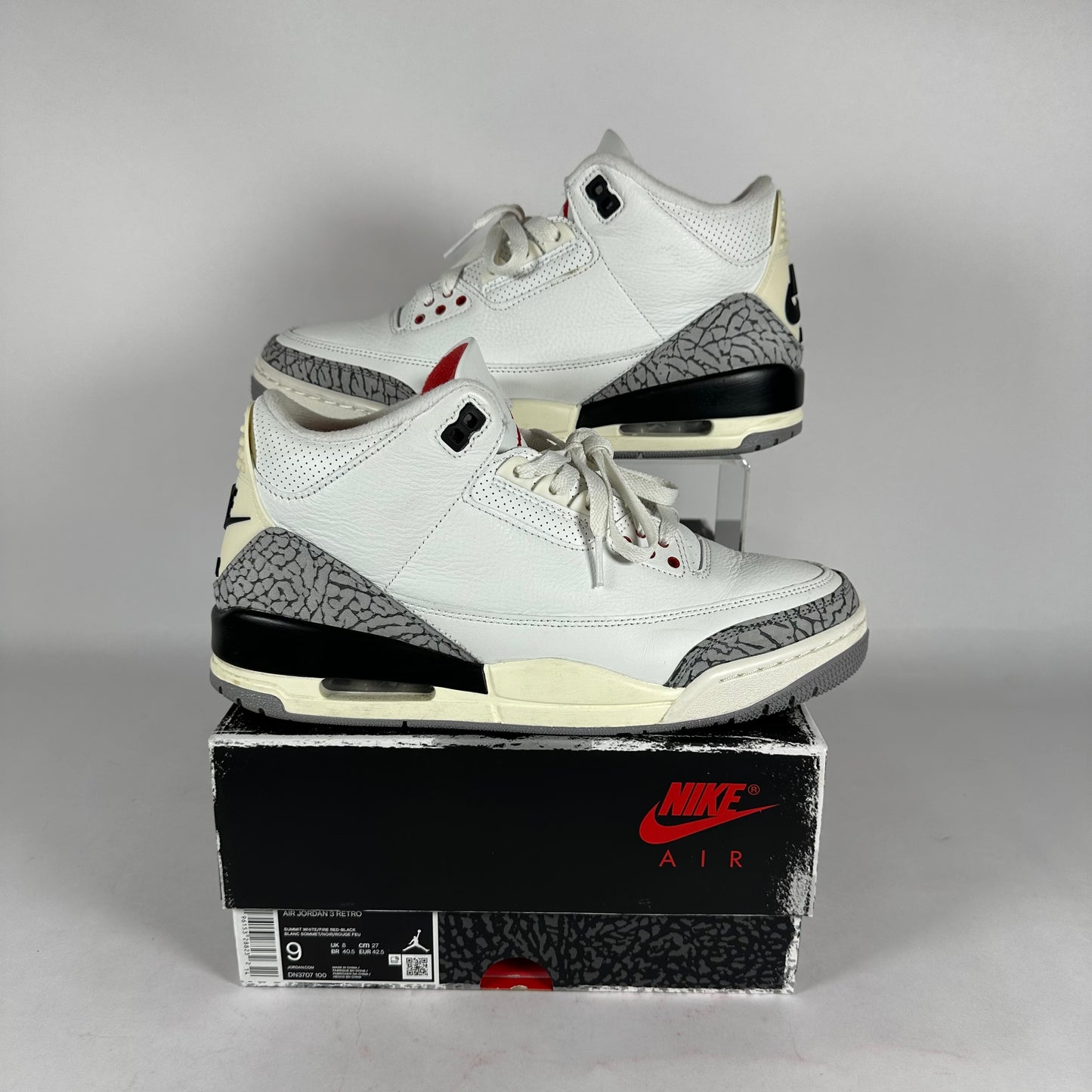 Jordan 3 White Cement *pre-owned* (SIZE 9)