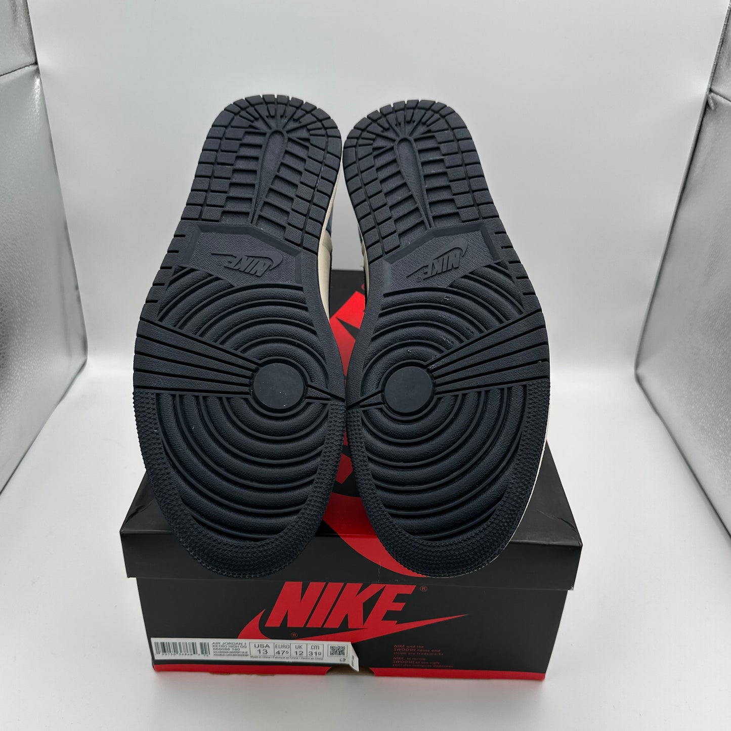Jordan 1 Retro High Obsidian *pre-owned* (SIZE 13)