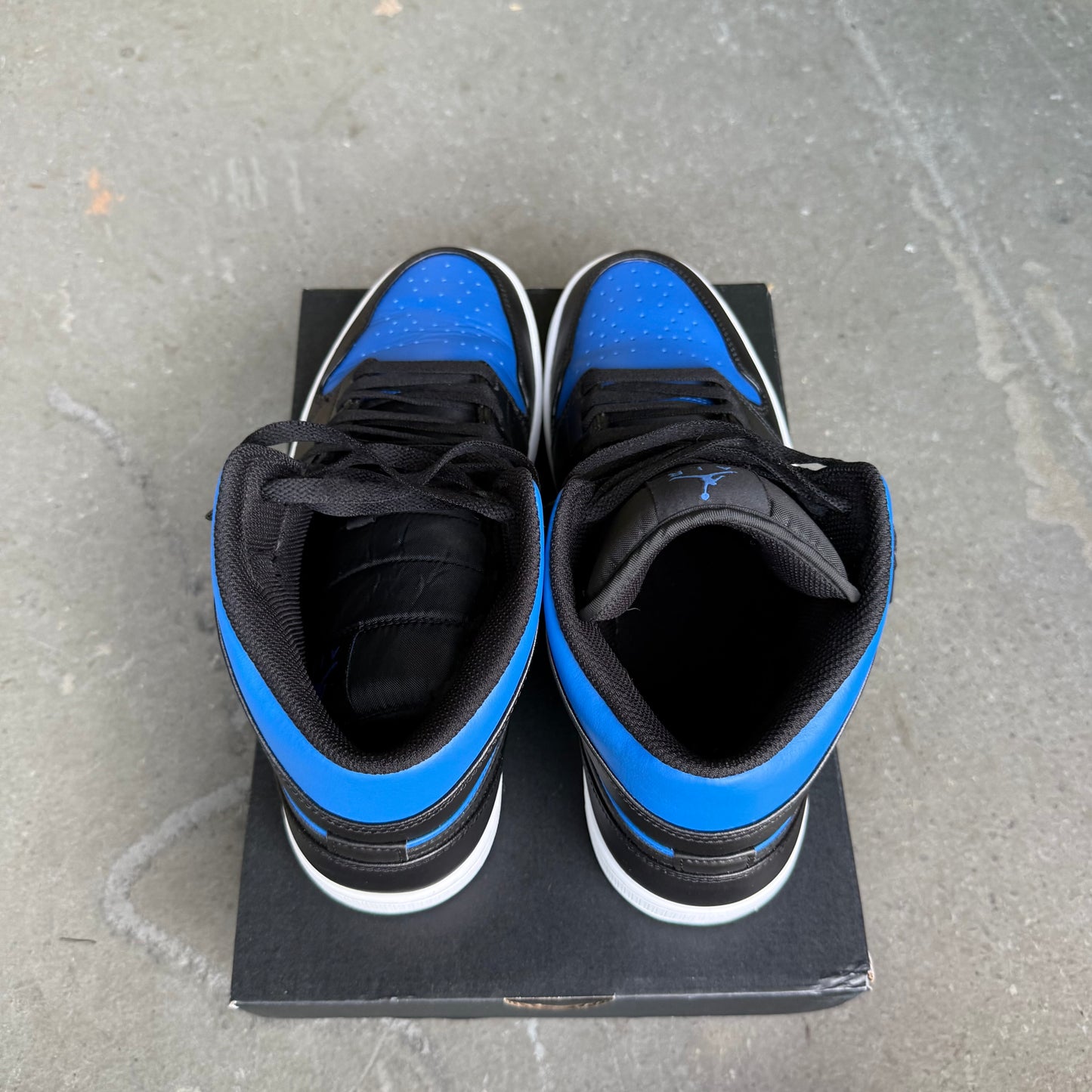 Jordan 1 Mid Black Royal Blue *pre-owned* (SIZE 11.5)
