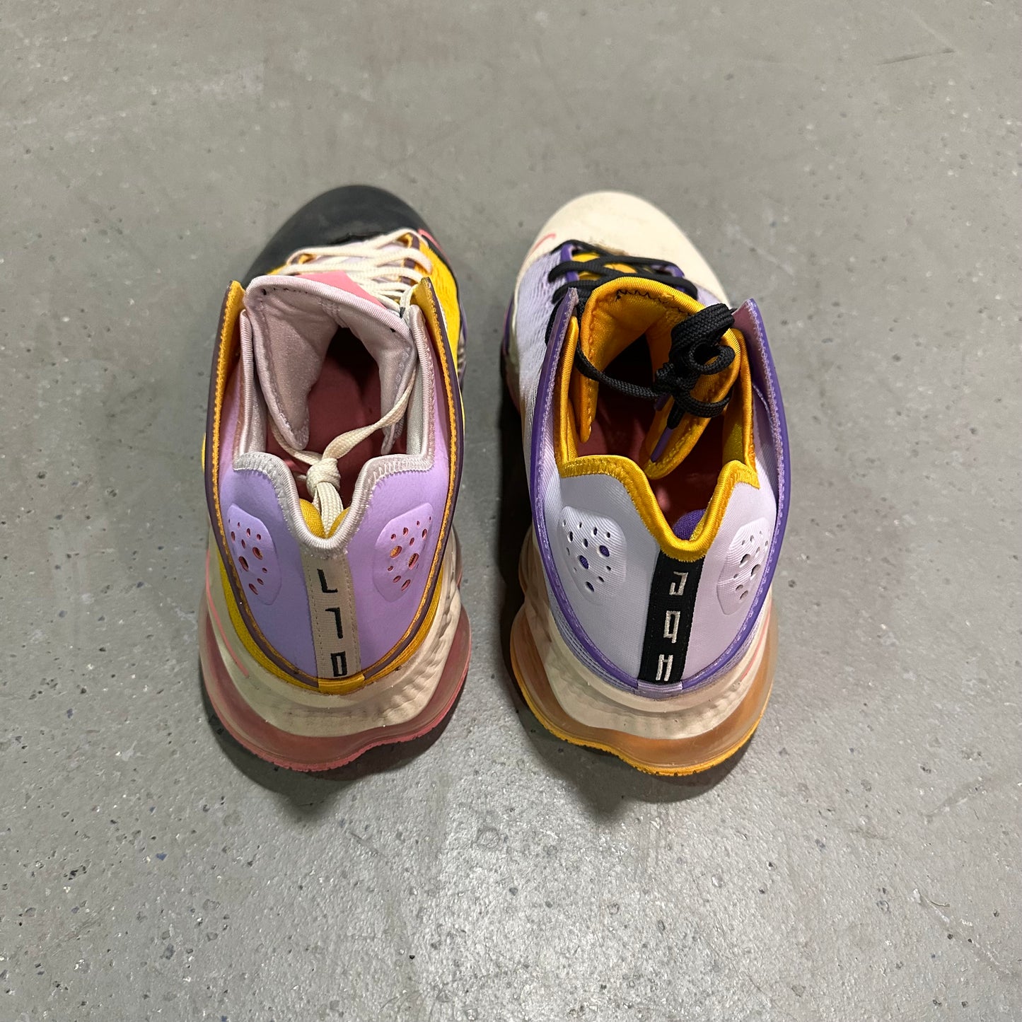 Nike LeBron 19 Low Mismatch *pre-owned* (SIZE 12)