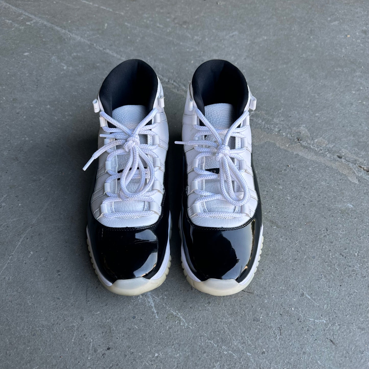 Jordan 11 Retro DMP Gratitude (2023) *pre-owned* (SIZE 11)