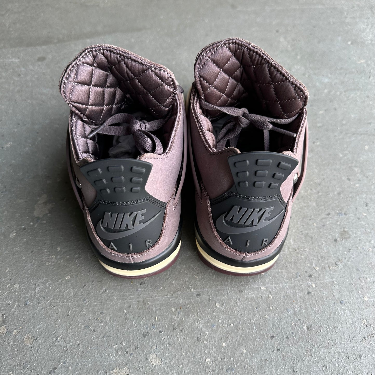 Jordan 4 Retro SP A Ma Maniére Violet Ore *pre-owned* (SIZE 8)