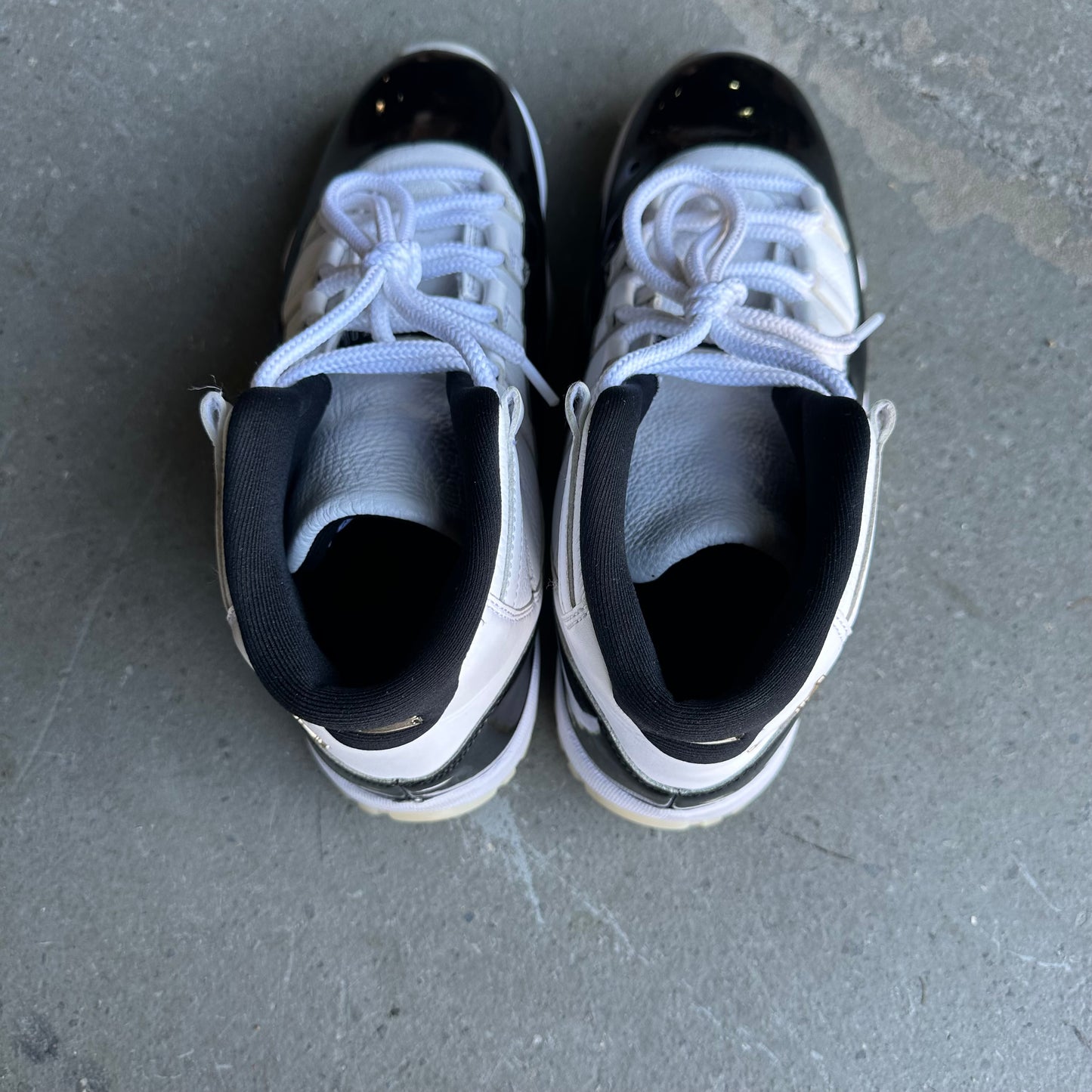 Jordan 11 Retro DMP Gratitude (2023) *pre-owned* (SIZE 11)