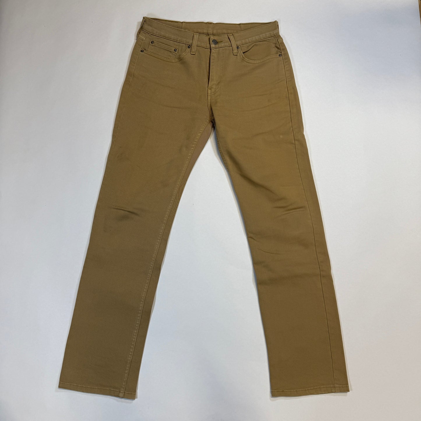 Levis 514 Khaki Jeans *pre-owned* (32x34), Levi’s 514 khaki jeans in pre-owned condition. Timeless straight-leg cut in a neutral khaki shade.