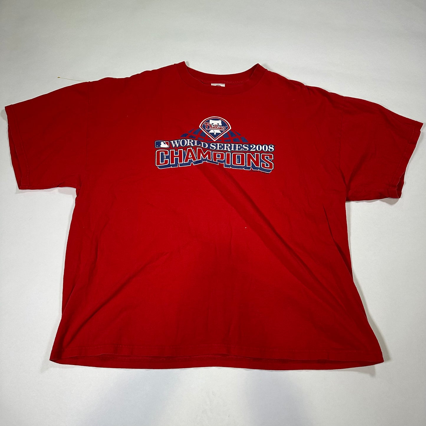 Philadelphia Phillies 2008 World Series Champions Red T-Shirt *pre-owned*