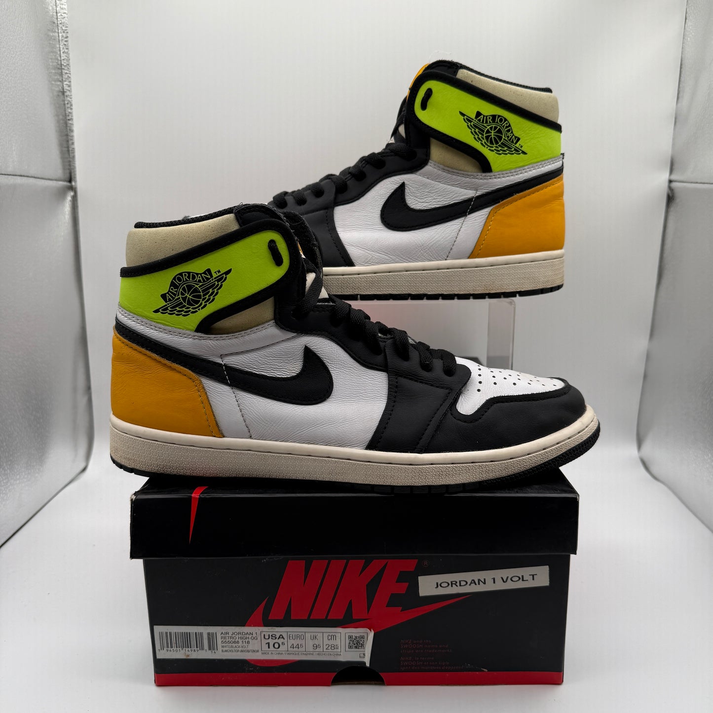 Jordan 1 Retro High OG Volt Outside of Shoe