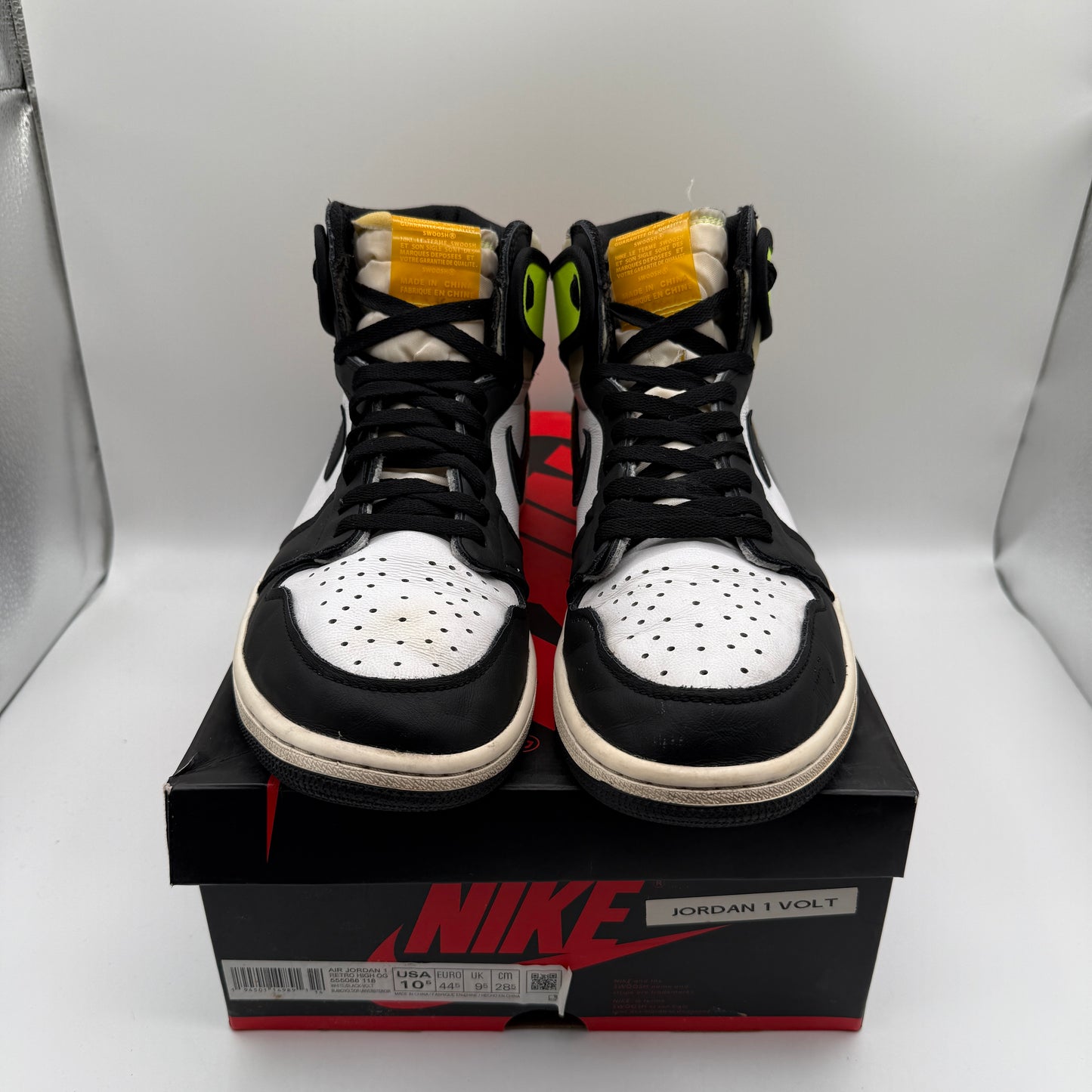 Jordan 1 Retro High OG Volt Front of Shoe