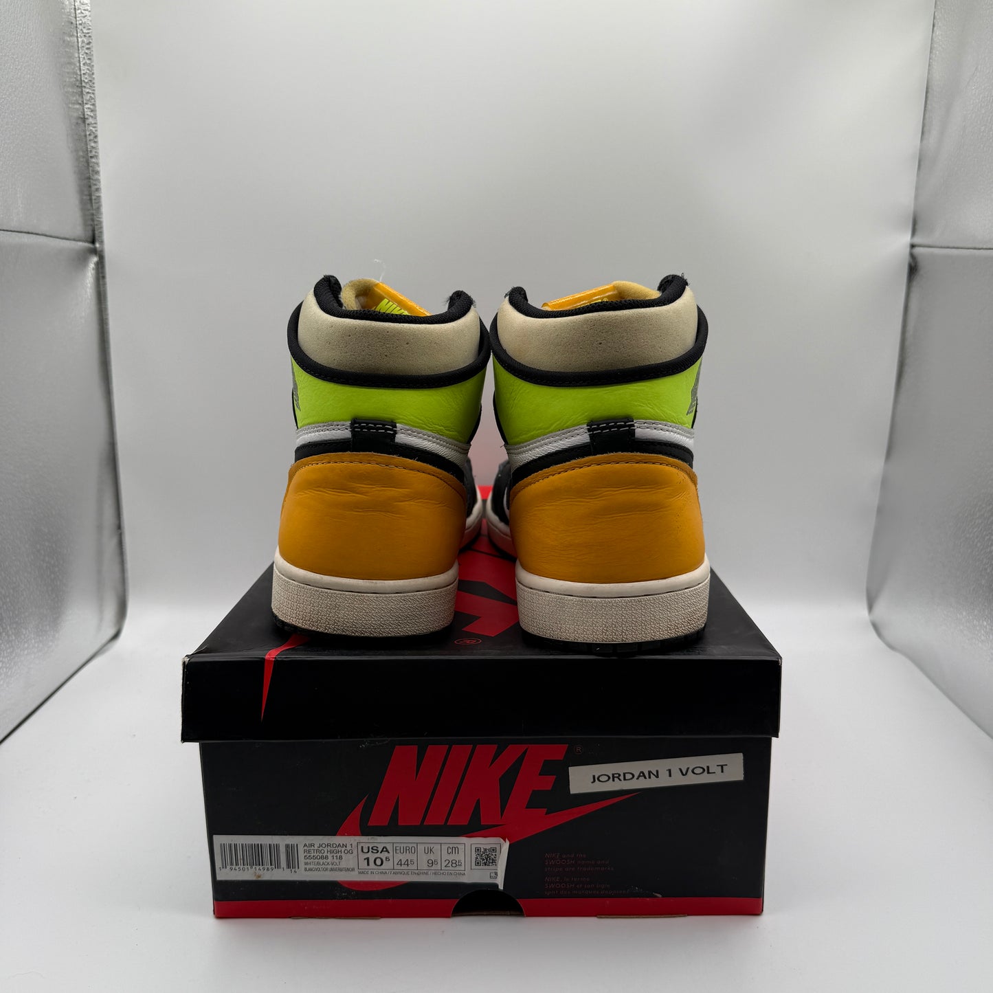 Jordan 1 Retro High OG Volt back of shoe
