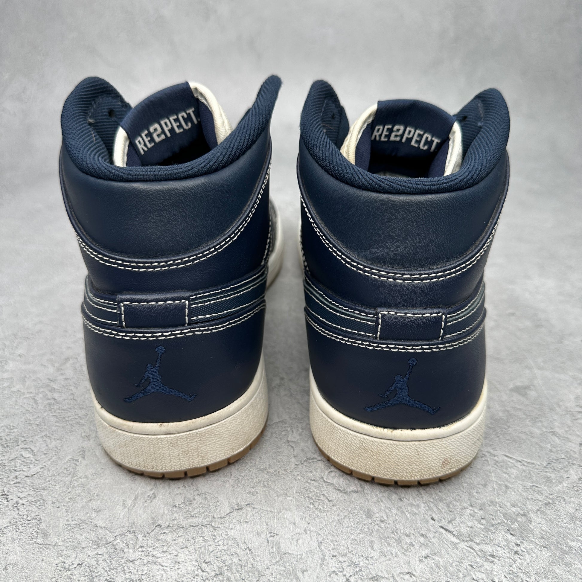 Jordan 1 Retro Mid Derek Jeter RE2PECT *pre-owned* SIZE 8.5