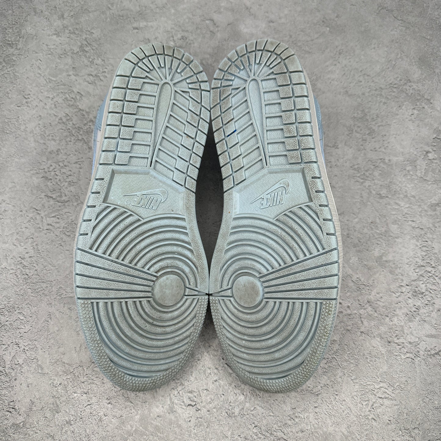 Jordan 1 Low White Ice Blue (Women's) *pre-owned* SIZE 8W/6.5Y