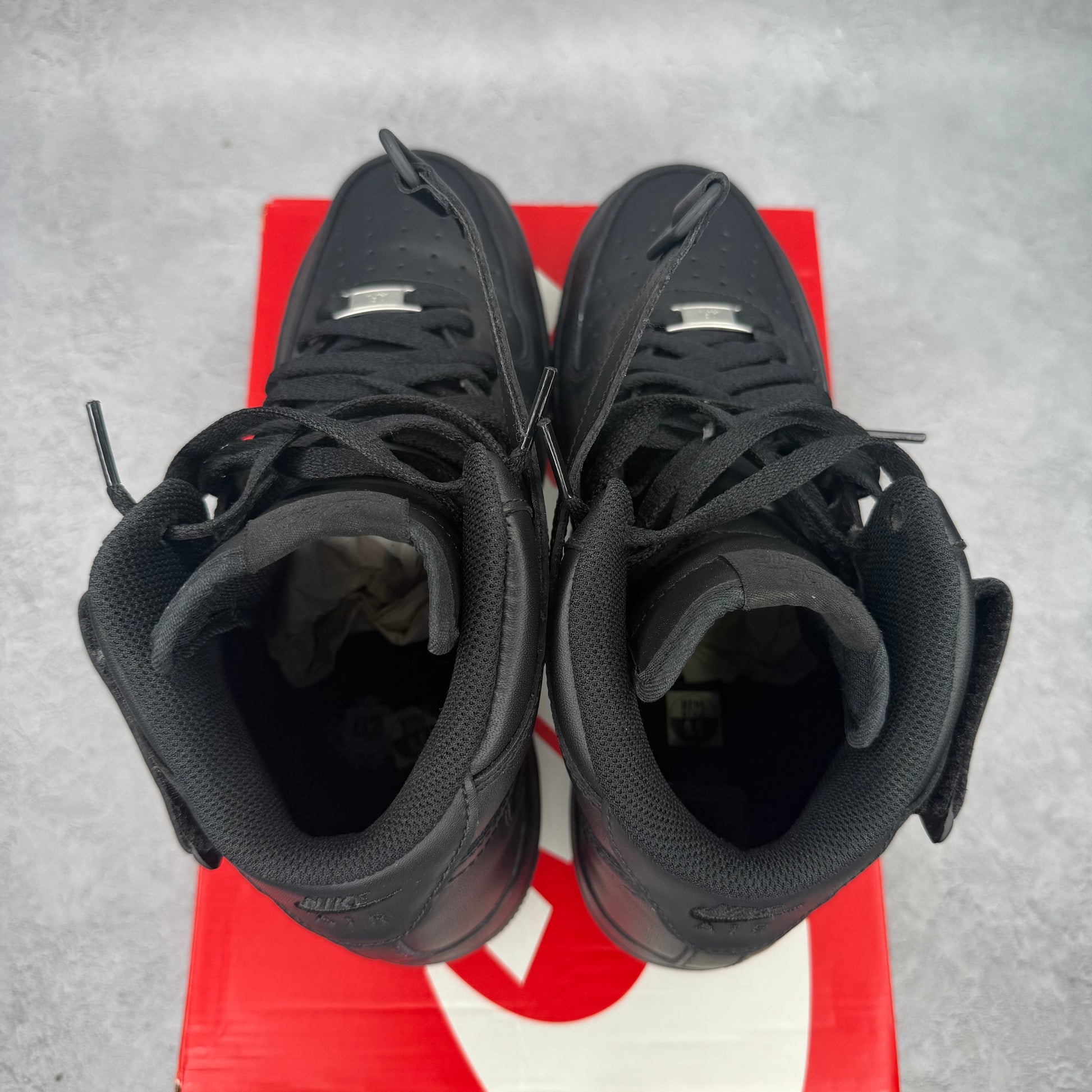 Nike Air Force 1 Mid '07 Black *pre-owned* SIZE 9.5