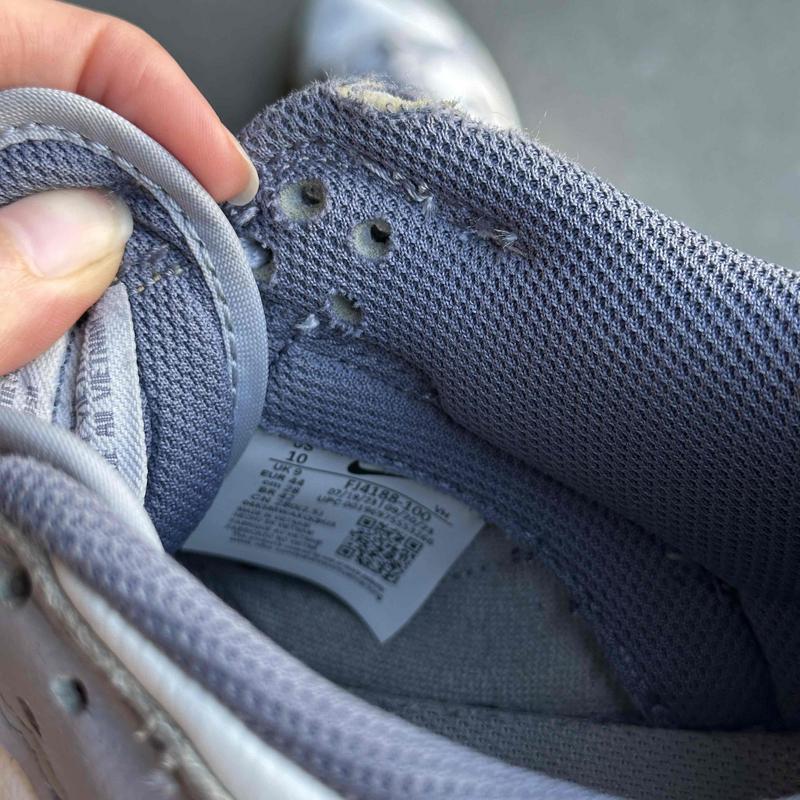 Nike Dunk Low SE Light Carbon *pre-owned* SIZE 10