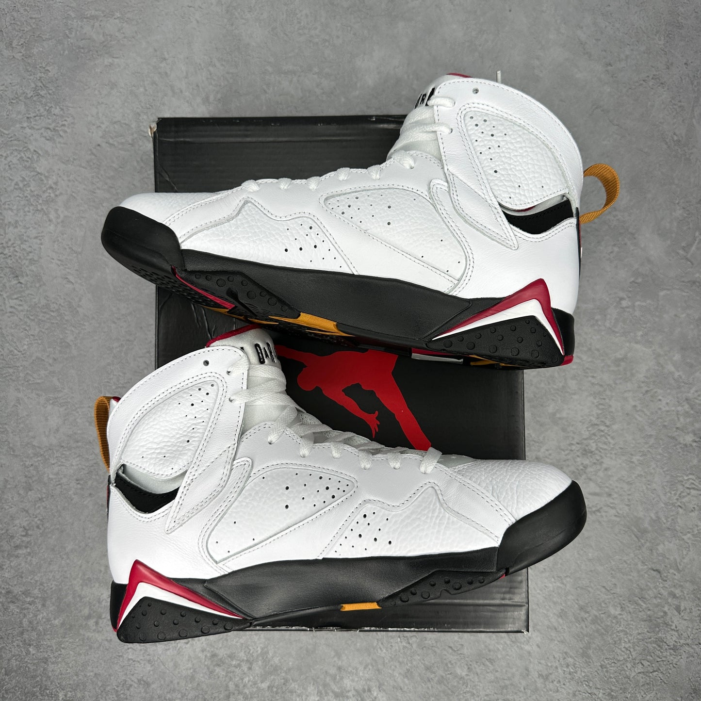 Jordan 7 Retro Cardinal (2022) *pre-owned* SIZE 9