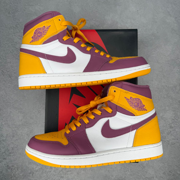 Jordan 1 Retro High OG Brotherhood *pre-owned* SIZE 9
