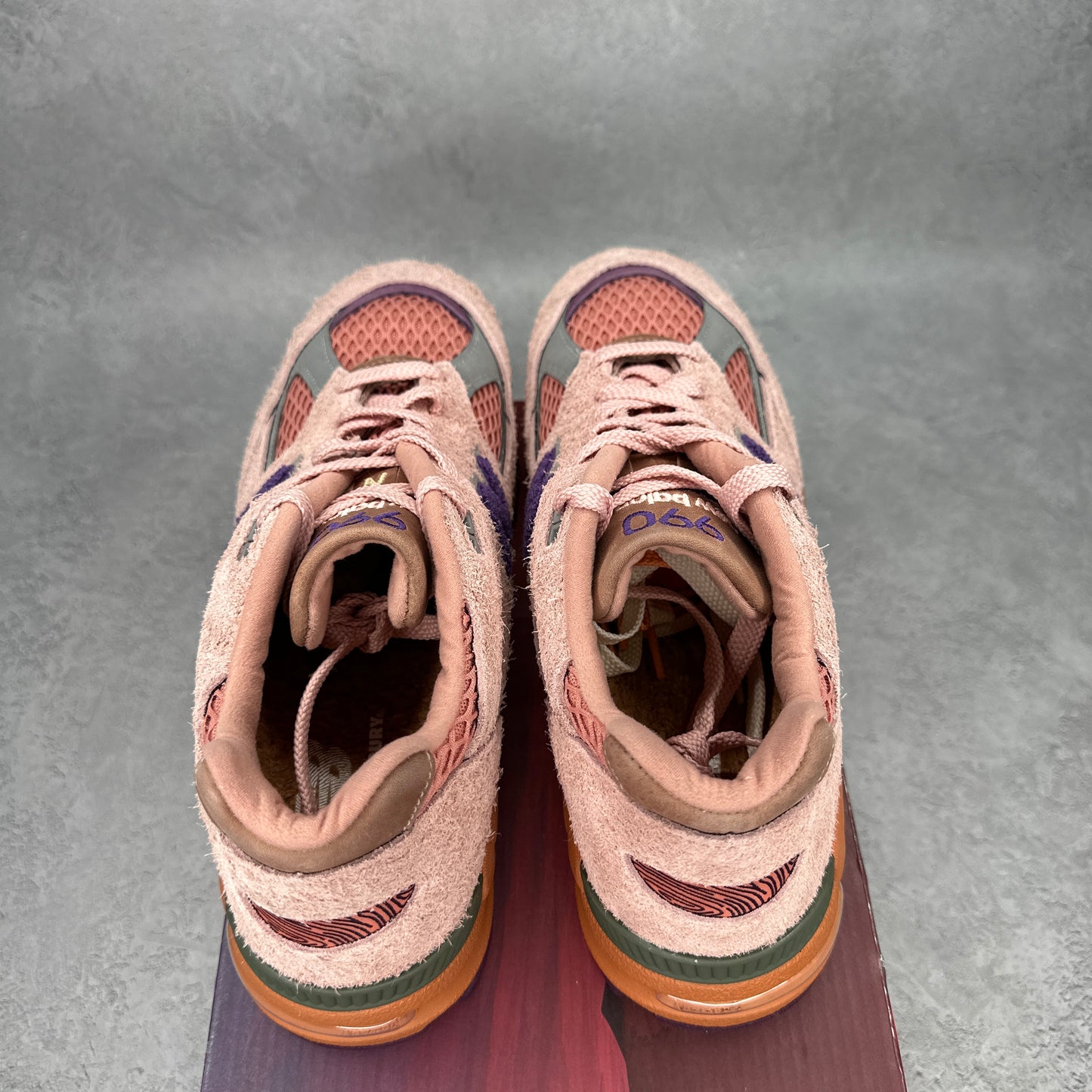 New Balance 990v2 Salehe Bembury Sand Be The Time PADS *pre-owned* SIZE 10