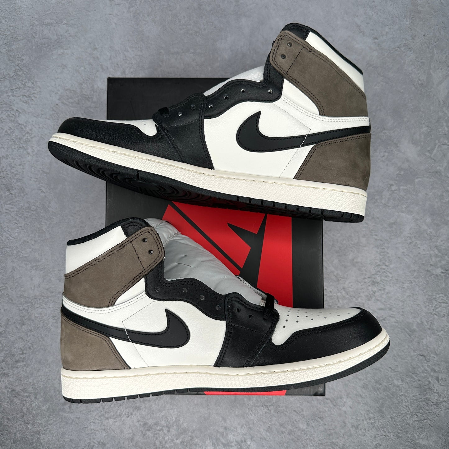 Jordan 1 Retro High Dark Mocha