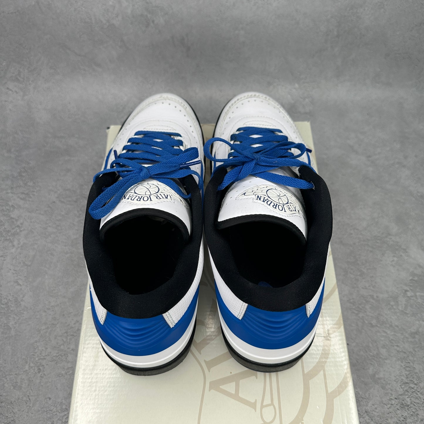 Jordan 2 Retro Low Varsity Royal (Women's) VNDS *pre-owned* SIZE 12W