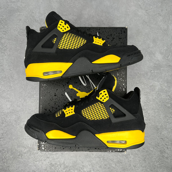 Jordan 4 Retro Thunder (2023) *pre-owned* SIZE 9