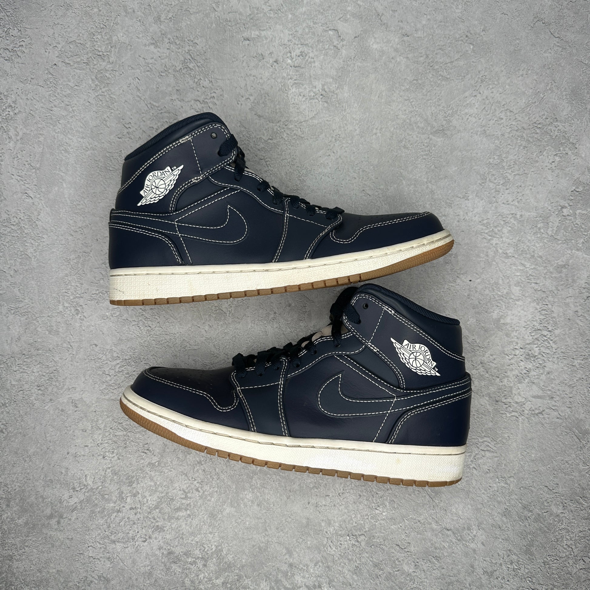Jordan 1 Retro Mid Derek Jeter RE2PECT *pre-owned* SIZE 8.5