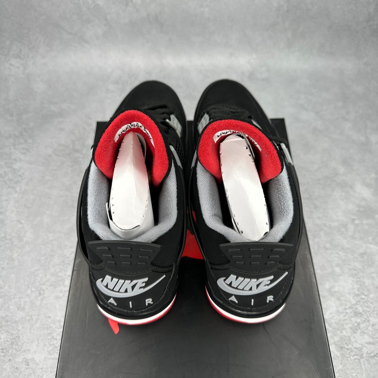 Jordan 4 Retro Bred (2019) *pre-owned* SIZE 9