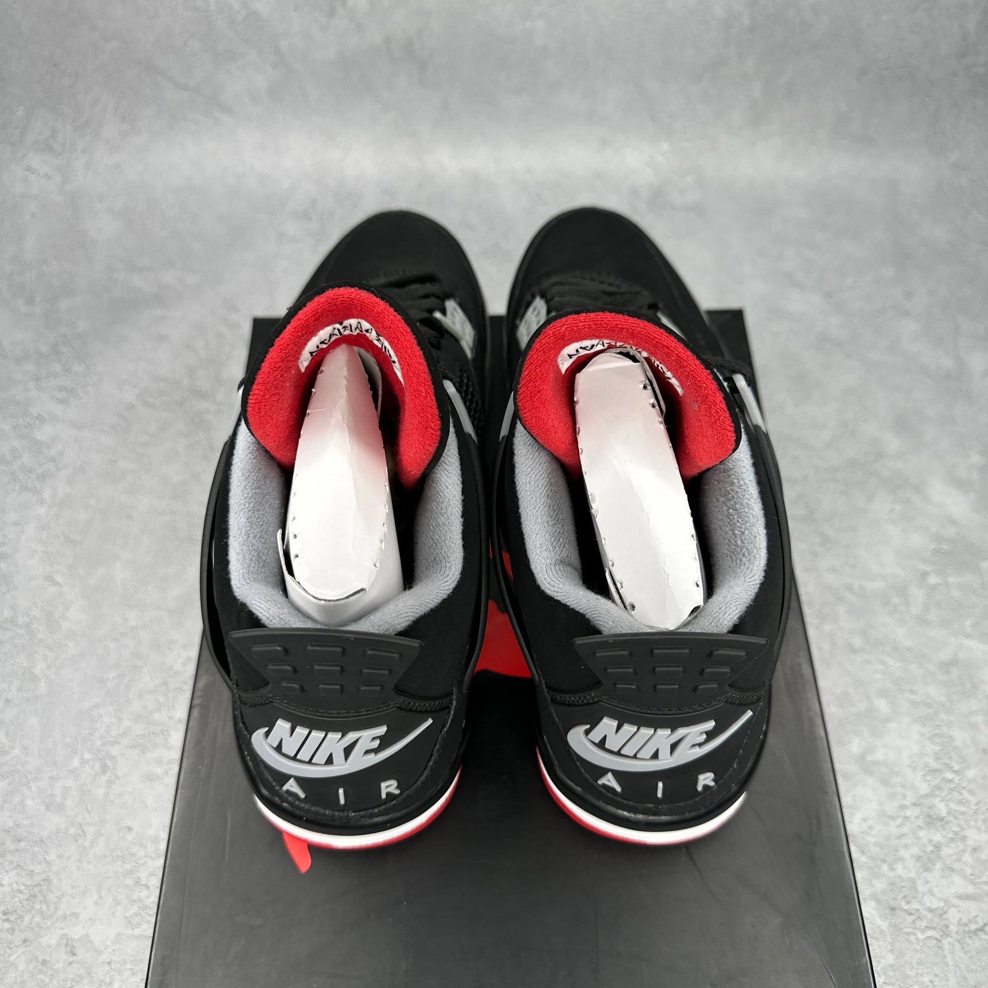 Jordan 4 Retro Bred (2019) *pre-owned* SIZE 9