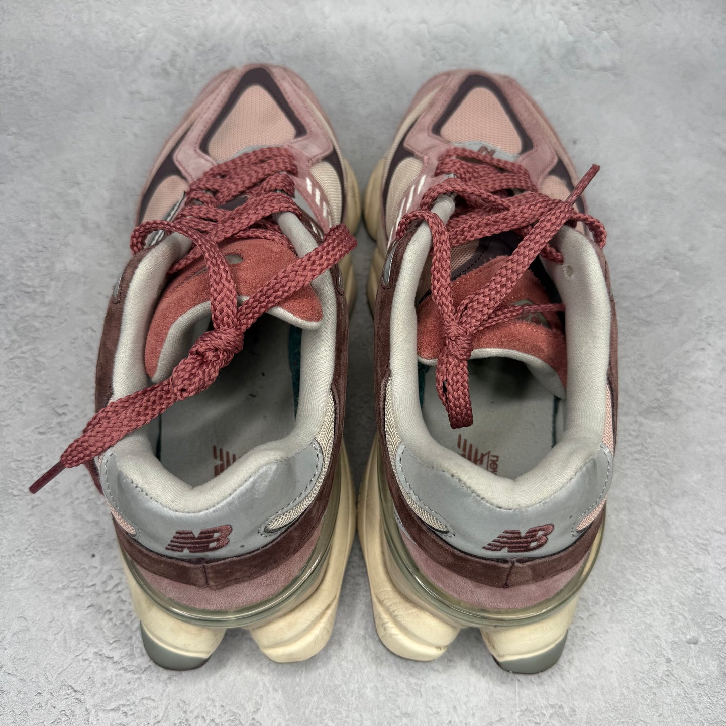New Balance 9060 Cherry Blossom *pre-owned* SIZE 8