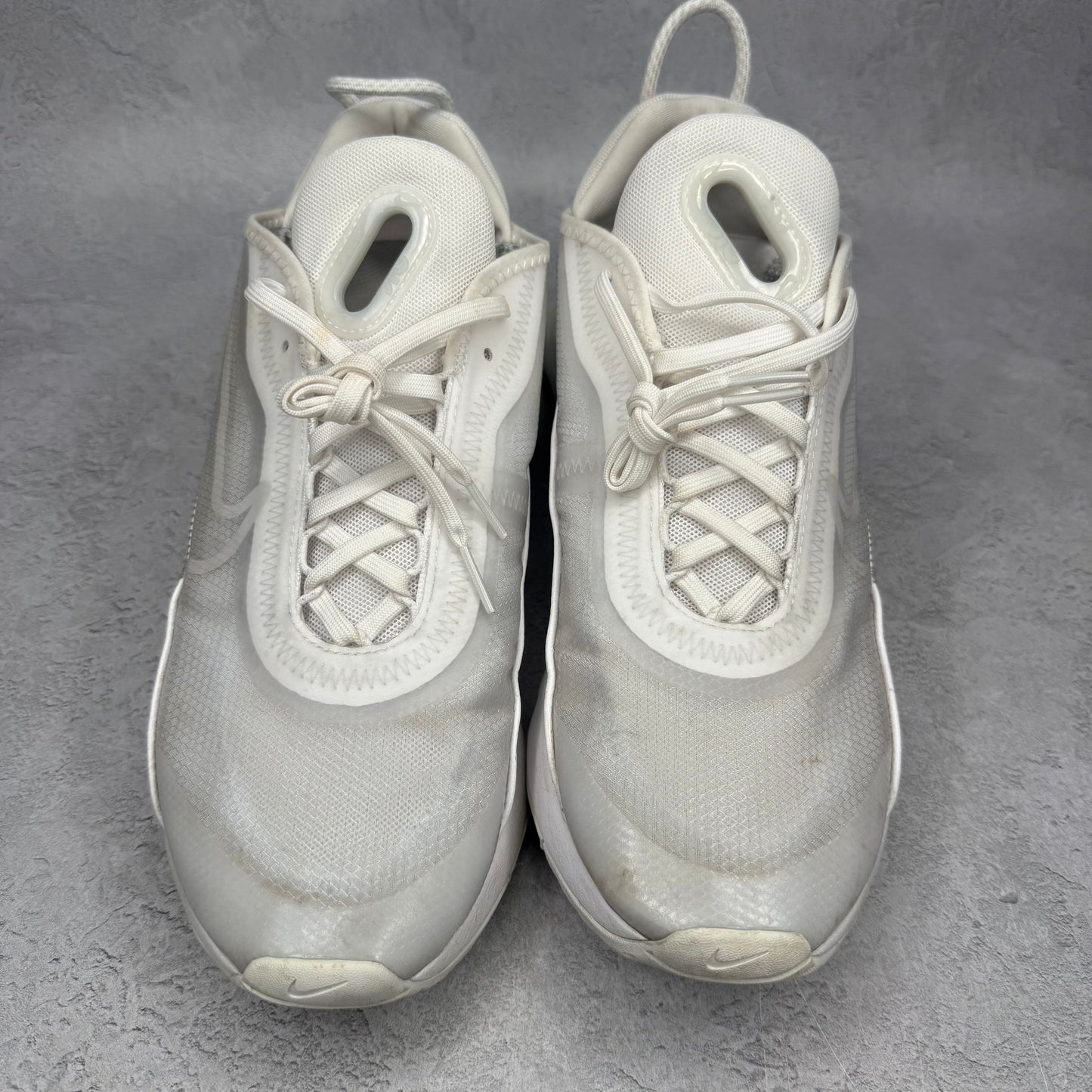 Nike Air Max 2090 Triple White *pre-owned* SIZE 9