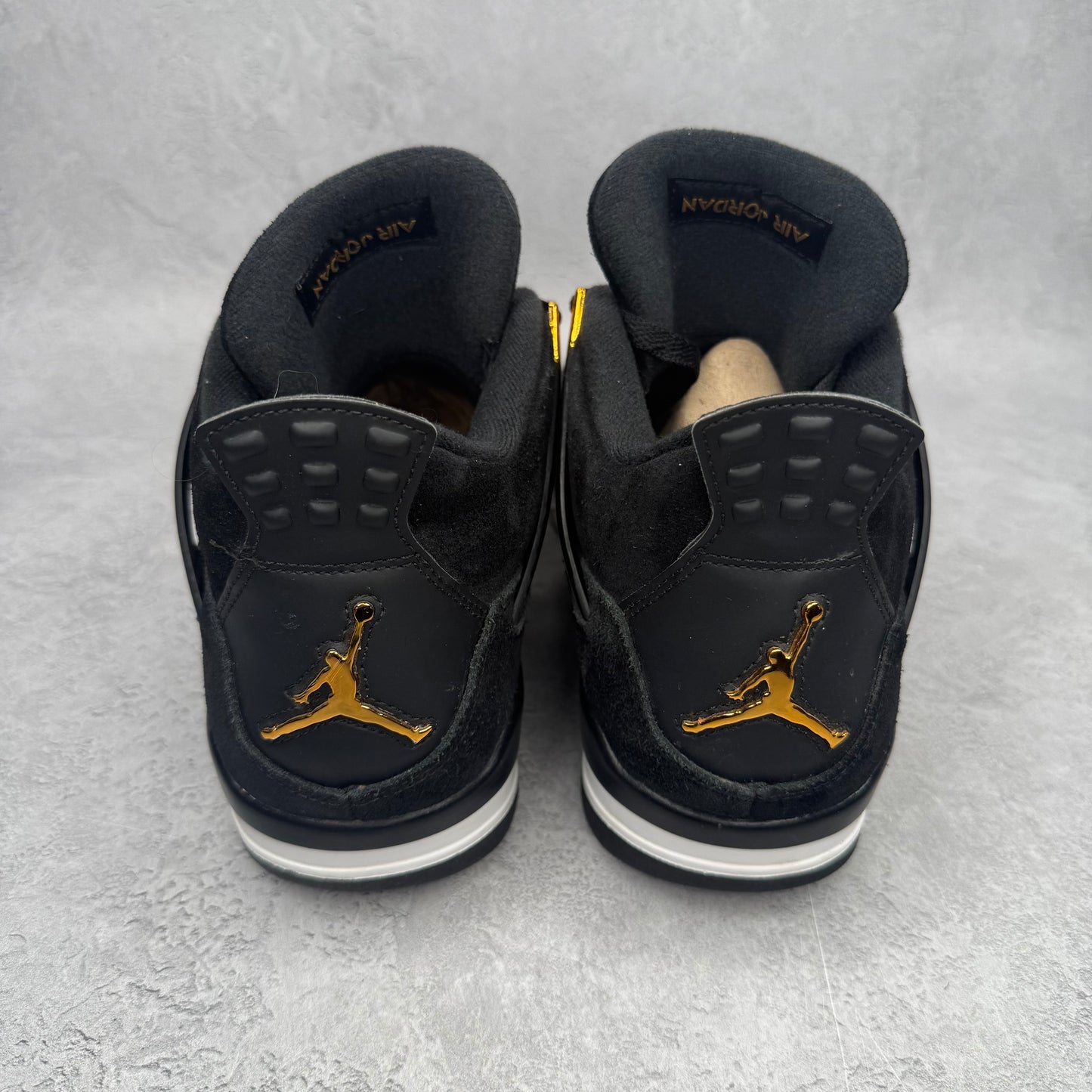 Jordan 4 Retro Royalty *pre-owned* SIZE 9.5