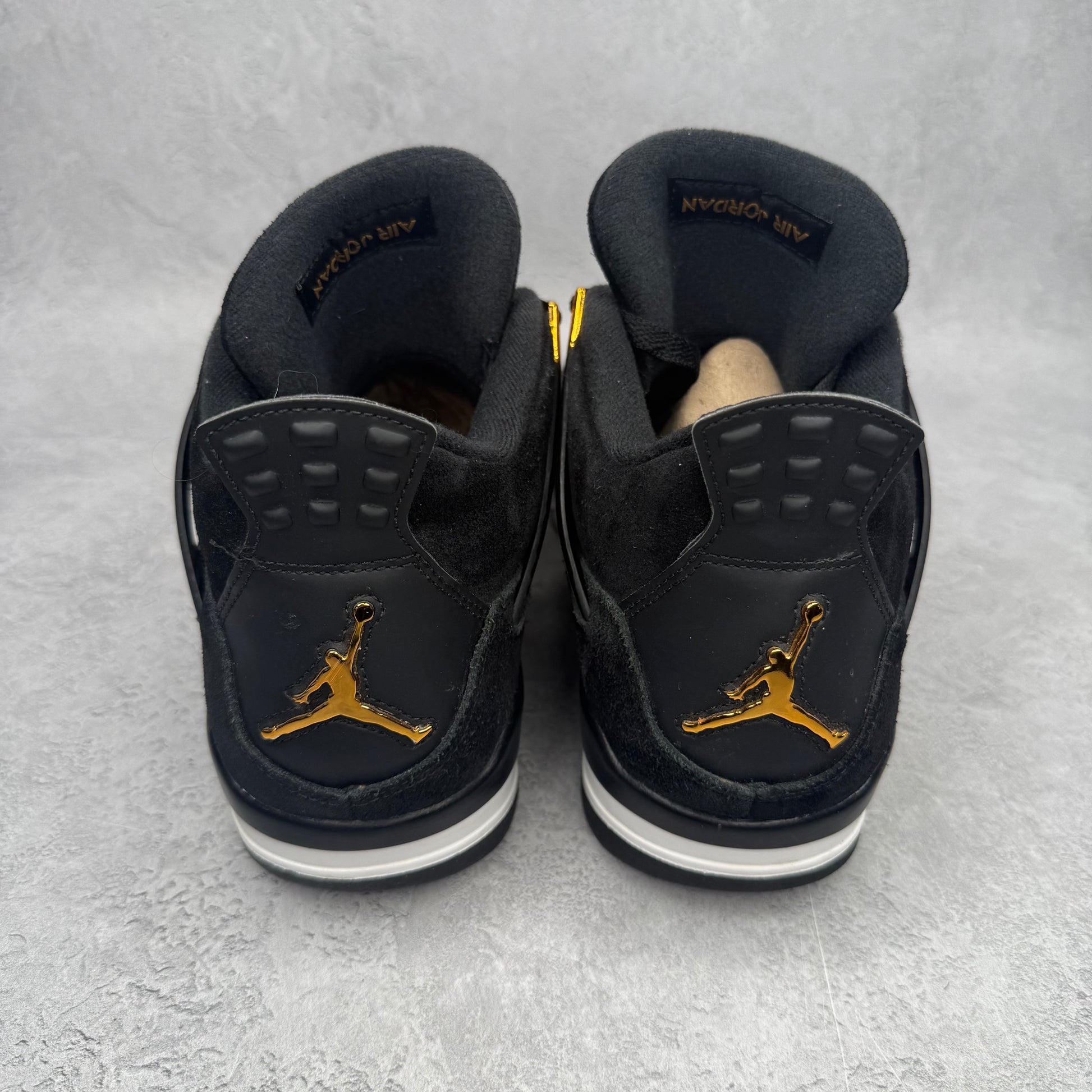 Jordan 4 Retro Royalty *pre-owned* SIZE 9.5
