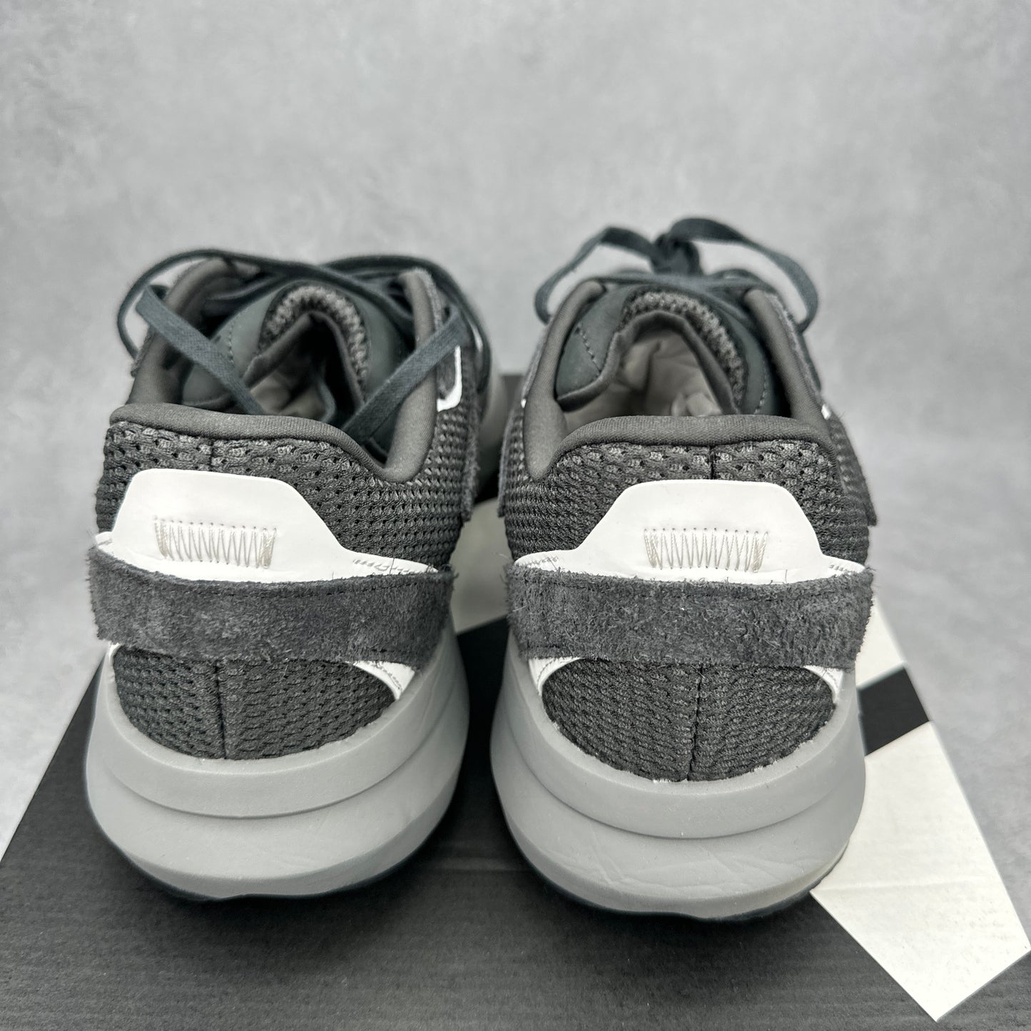 adidas Lightblaze Carbon Grey VNDS *pre-owned* SIZE 9.5