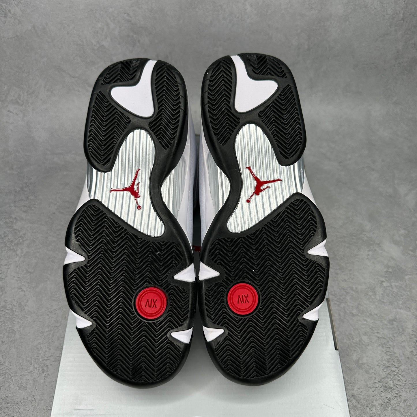Jordan 14 Retro Black Toe (2024)