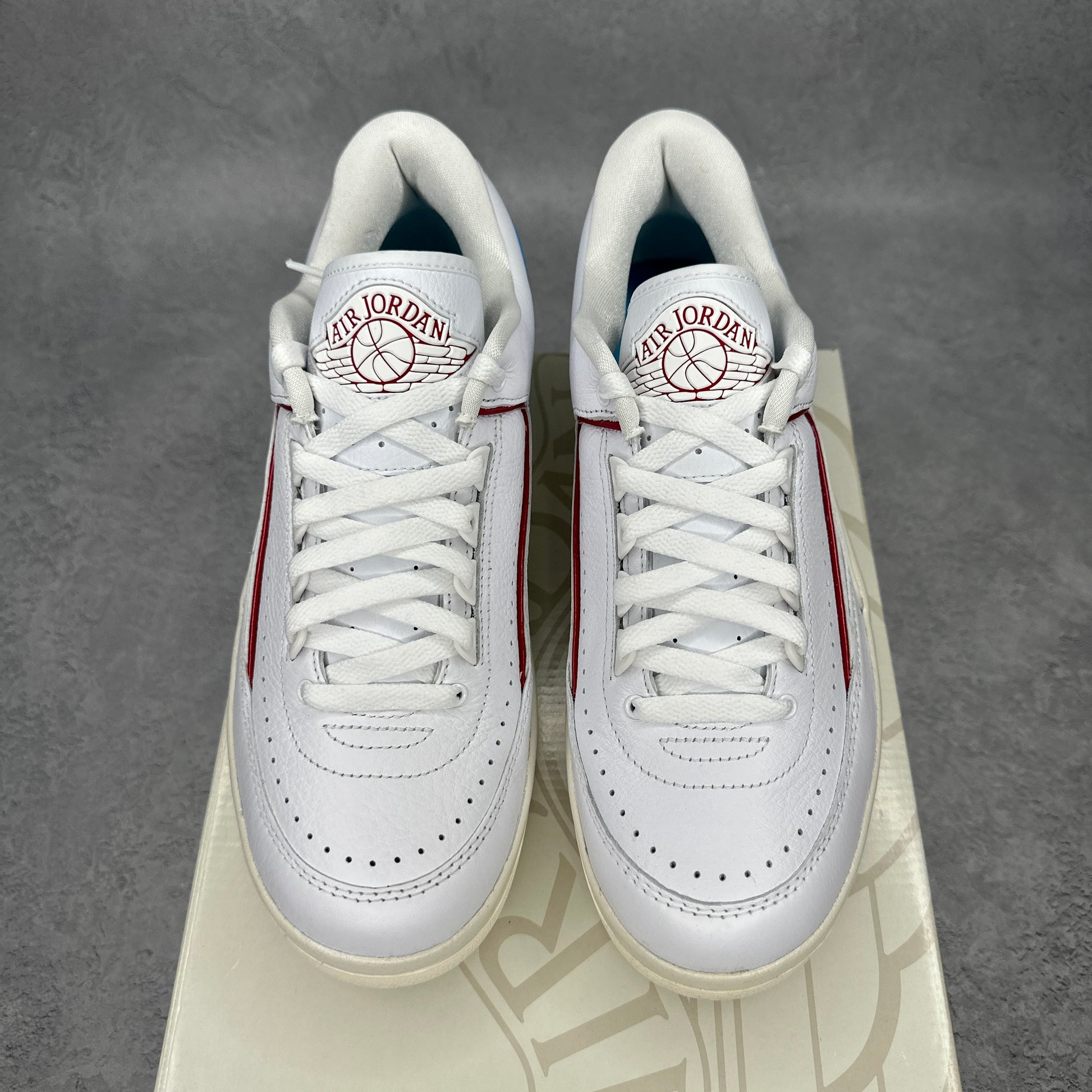Jordan 2 Retro Low NC to Chi (Women's) *pre-owned* SIZE 9M/10.5M