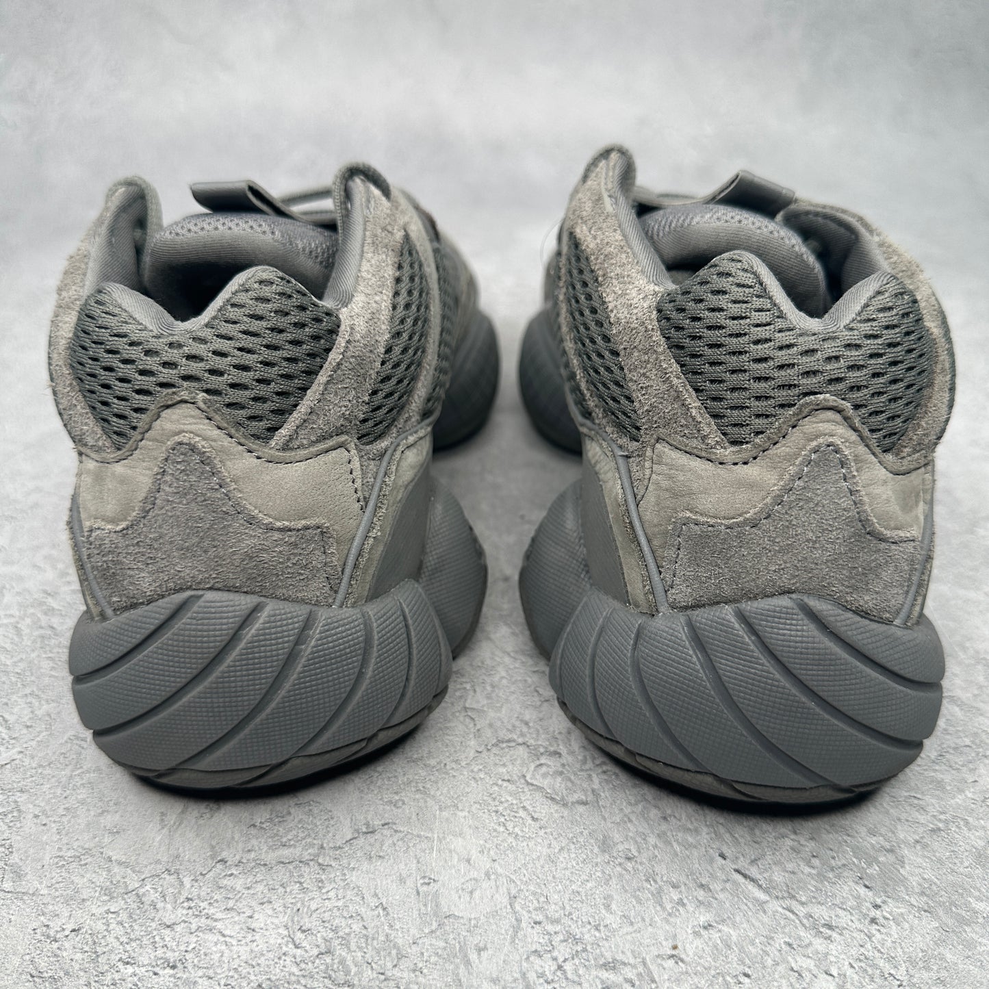 adidas Yeezy 500 Granite *pre-owned* SIZE 9