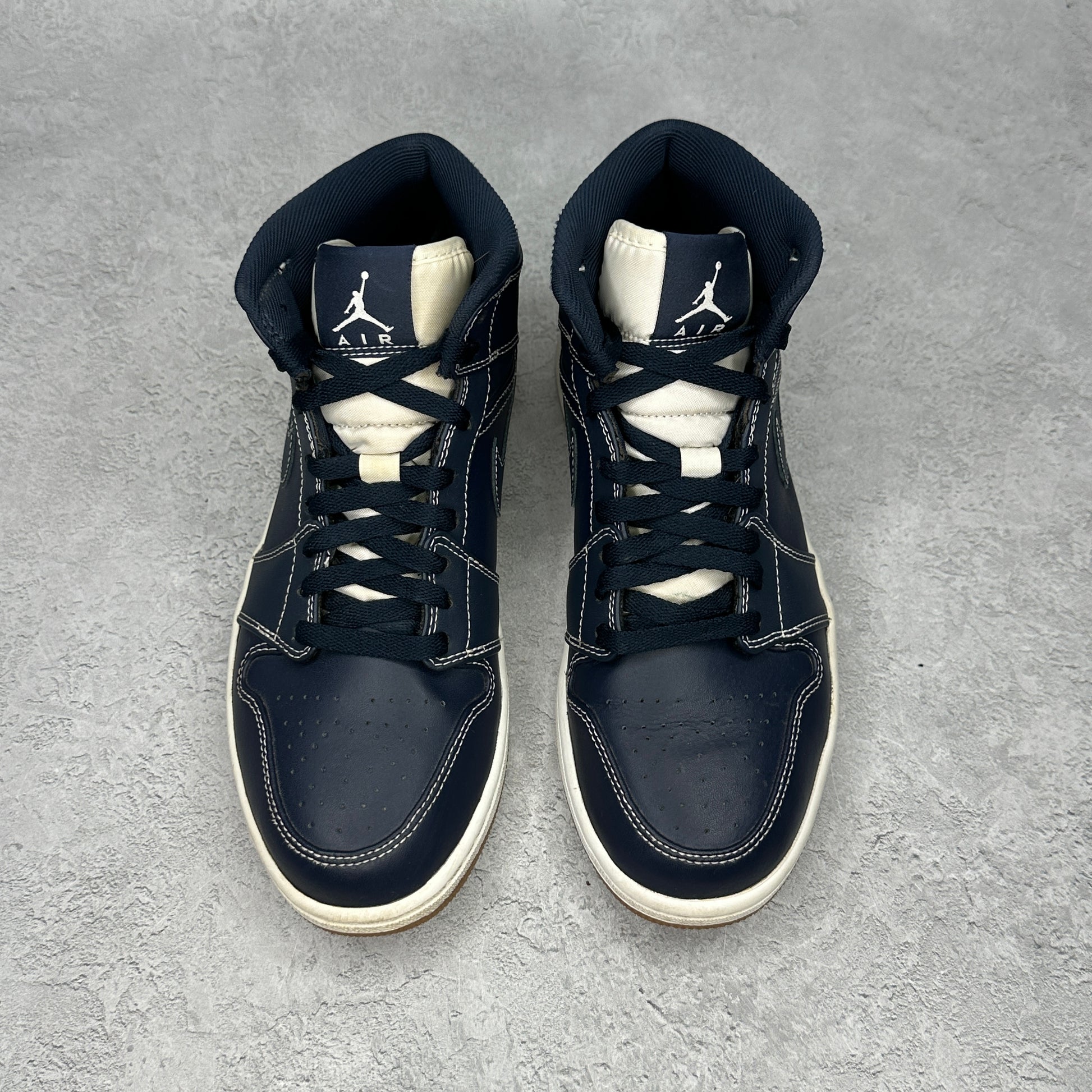 Jordan 1 Retro Mid Derek Jeter RE2PECT *pre-owned* SIZE 8.5