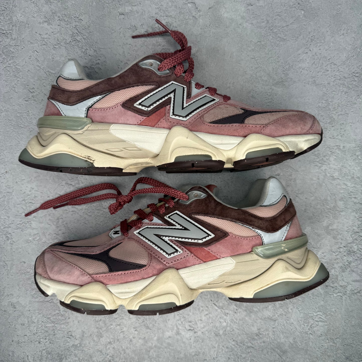 New Balance 9060 Cherry Blossom *pre-owned* SIZE 8