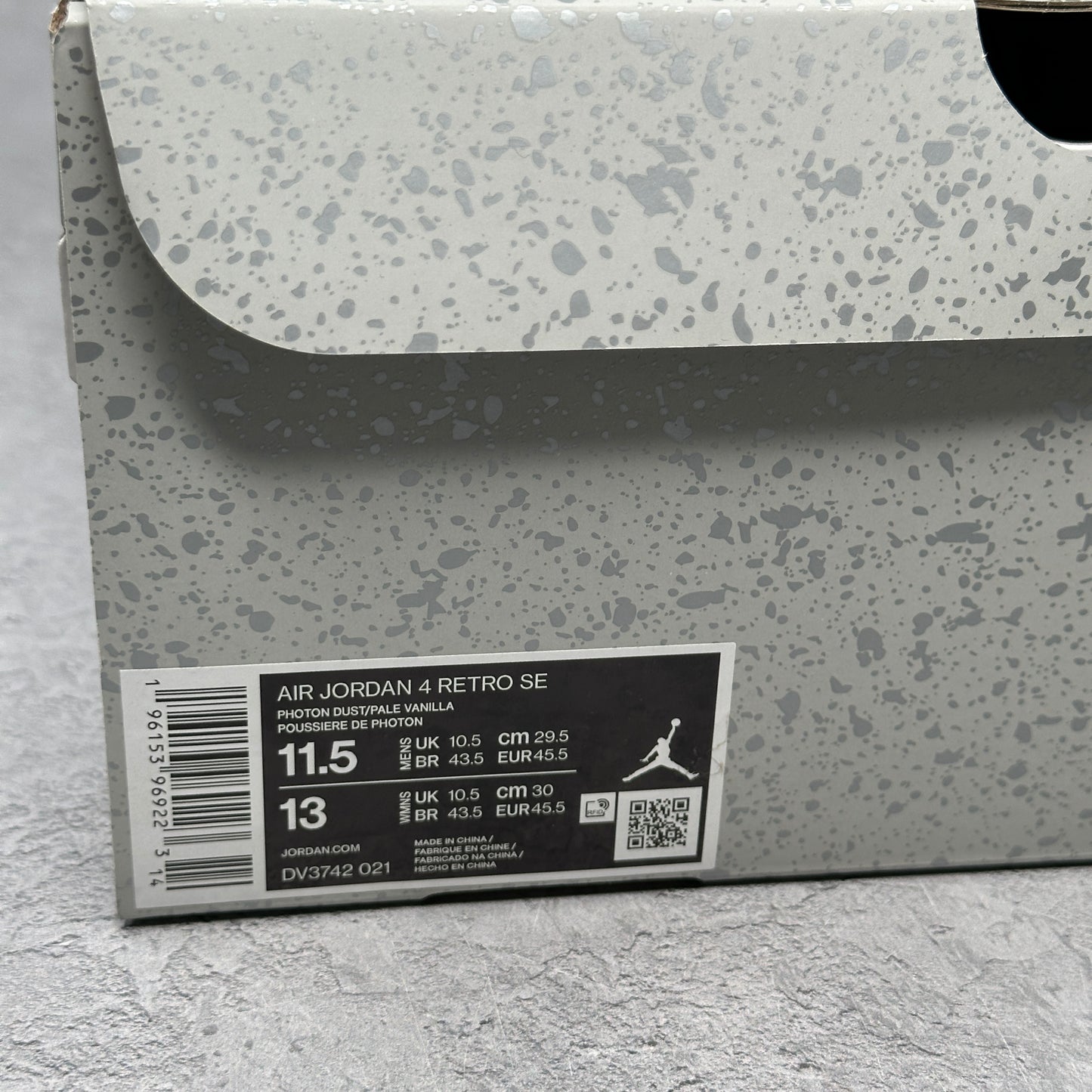 Jordan 4 Retro SE Craft Photon Dust