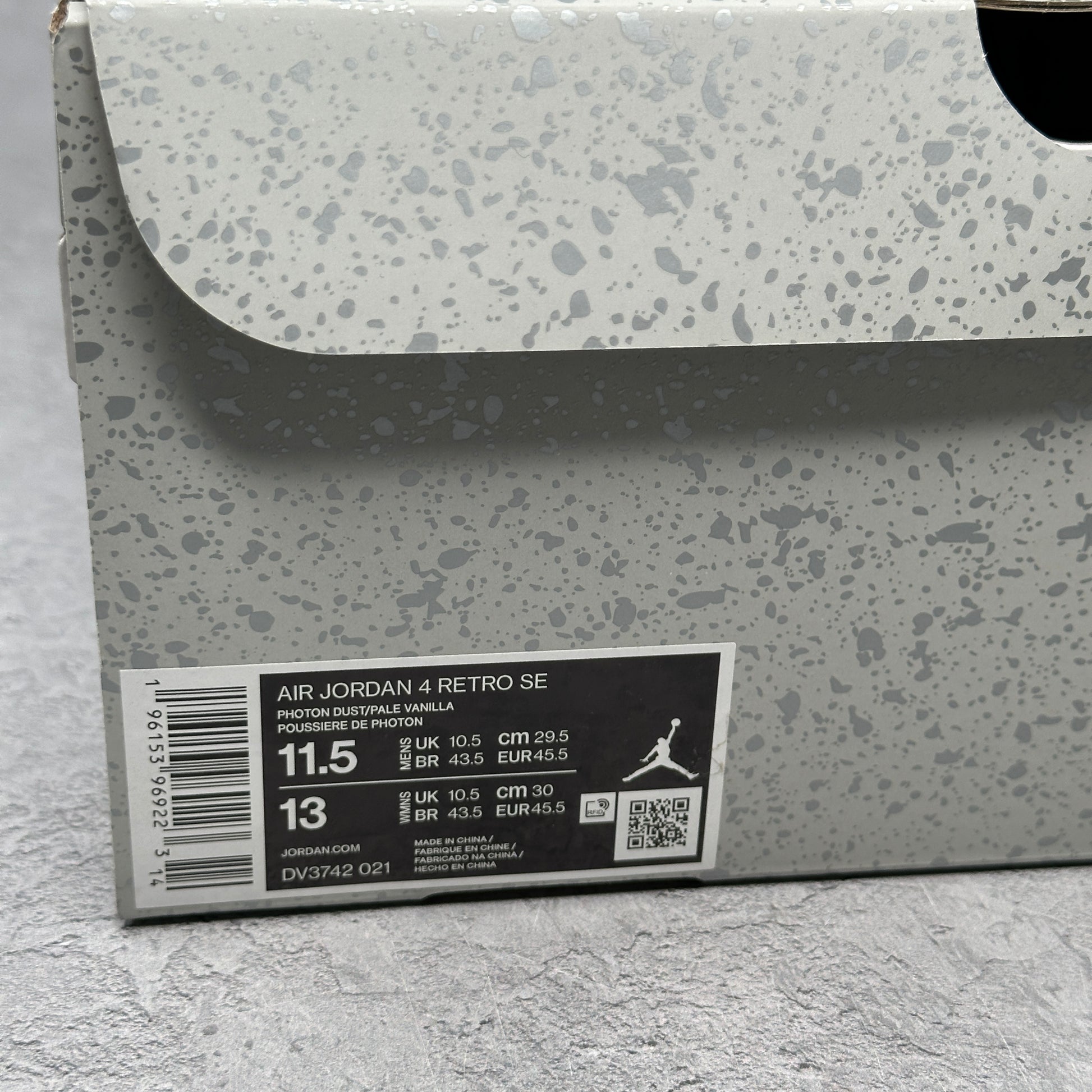 Jordan 4 Retro SE Craft Photon Dust
