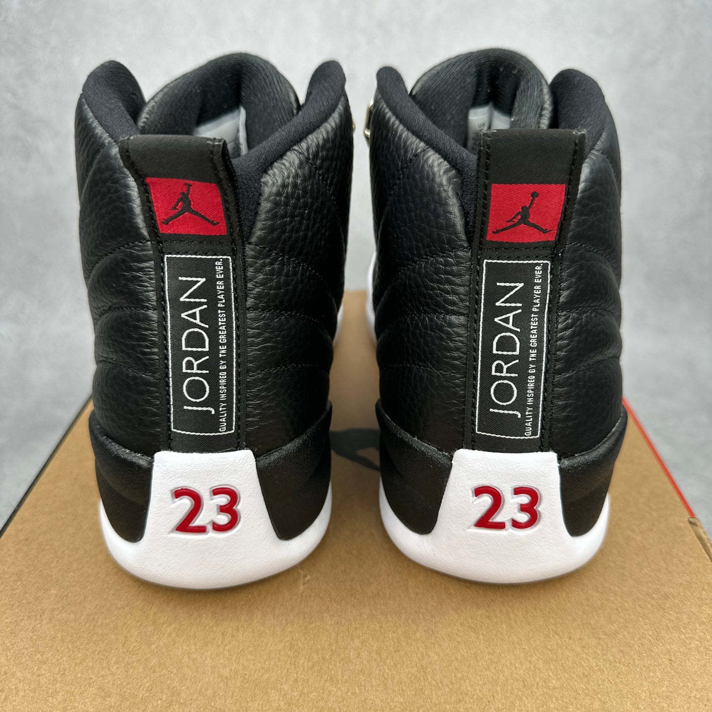 Jordan 12 Retro Playoffs (2022) *pre-owned* SIZE 9